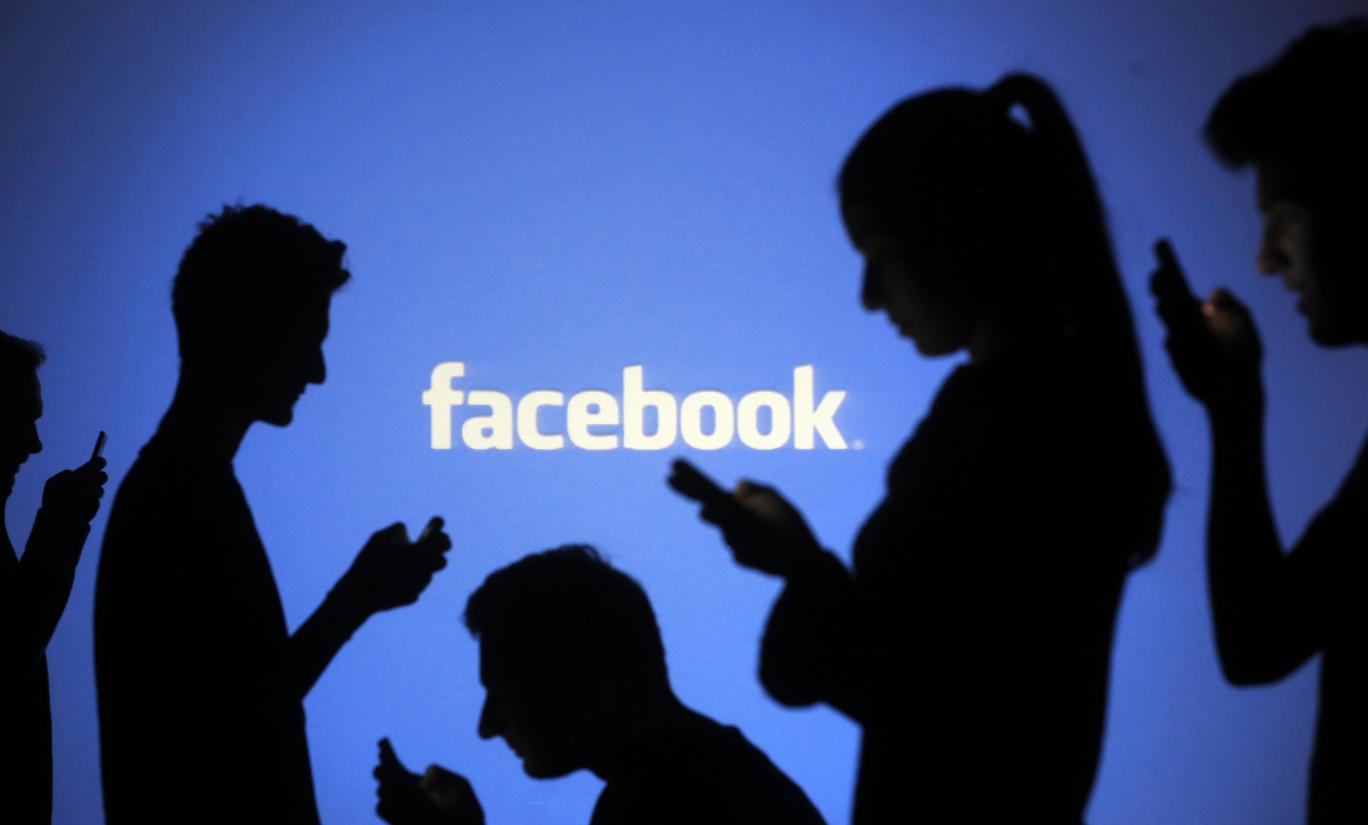 Hack Facebook Messages without access phone