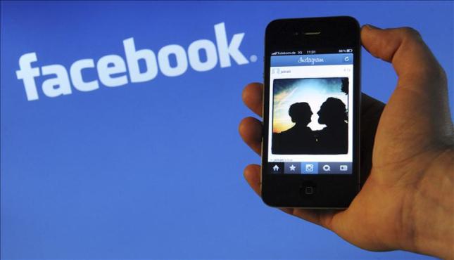 How to hack Facebook Messages without password